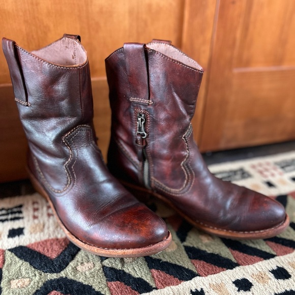 Bussola,  est1976, western ankle boots, distressed, 39, Goodyear welt sole,heels - Picture 3 of 12